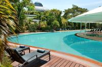 Hilton Cairns image 9